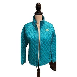 Women’s The North Face Packable Jacket  Size Medium